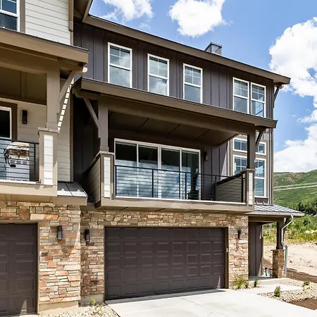 Modern Mountain Retreat Villa